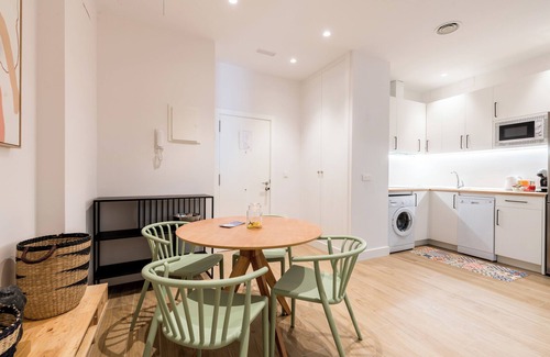 San Vicente Apartment | SANTA BARBARA CENTRAL SUITES, 2BDR AP ON THE 1ST FLOOR