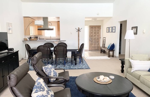 East Mesa House | Santa Barbara Condo-walking distance to Leadbetter Beach