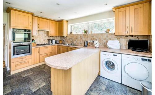 High Wycombe Villa | Santa Barbara