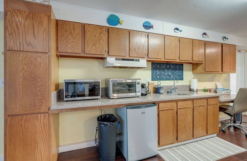 Santa Barbara Apartment | Santa Barbara Large Cozy Studio with Private Patio + AC + TESLA Charger