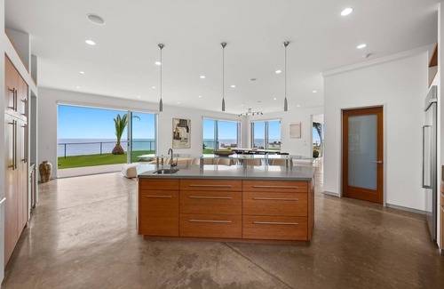 Santa Barbara House | Santa Barbara Oceanfront Luxury + Beach Access