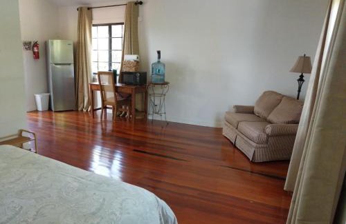 Santa Elena Bed & Breakfast | Santa Cruz Cabins