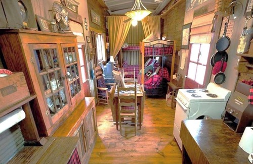 Glen Rose Cabin | Santa Fe Railcar Cabin - River Access