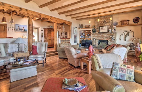 Canoncito House | Santa Fe Retreat w/ Majestic Mountain Views!