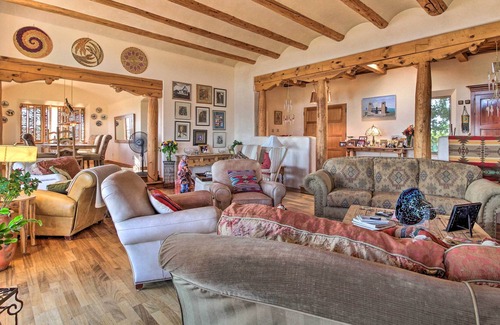 Canoncito House | Santa Fe Retreat w/ Majestic Mountain Views!