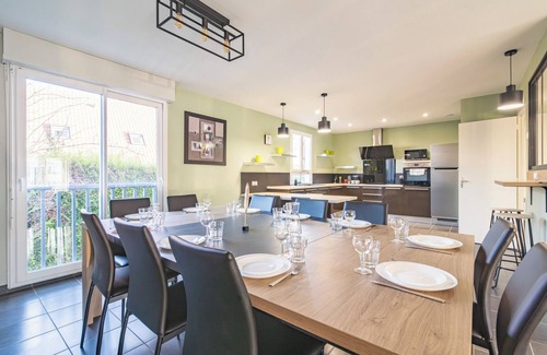 Cormontreuil House | Santa Monica, detached house, 6 bedrooms, private parking.