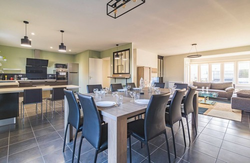 Cormontreuil House | Santa Monica, detached house, 6 bedrooms, private parking.