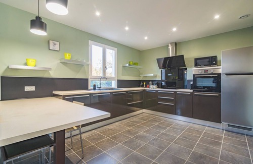 Cormontreuil House | Santa Monica, detached house, 6 bedrooms, private parking.