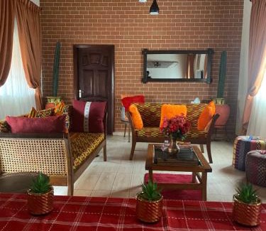 Atimpoku Cabin | Santa Monica Home Lodge