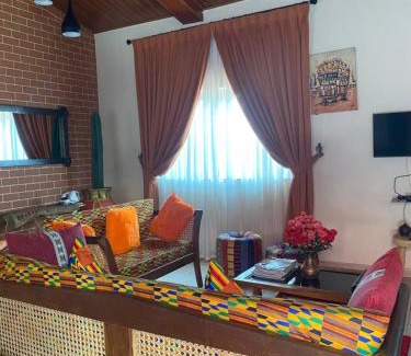 Atimpoku Cabin | Santa Monica Home Lodge