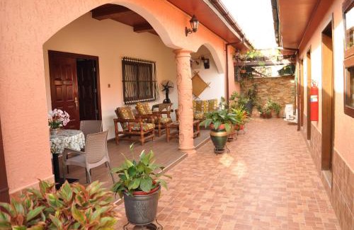 Atimpoku Cabin | Santa Monica Home Lodge