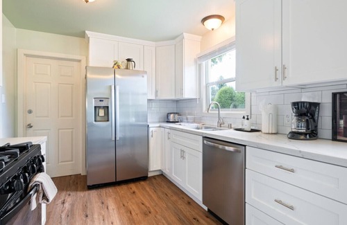 Junior College Neighborhood Association House | Santa Rosa Gem - 2 BR Home with Office and W/D