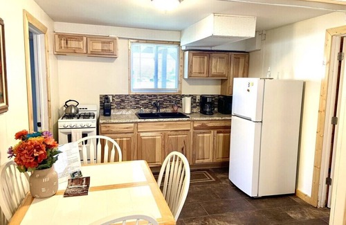 Christmas Apartment | Santa's Shack Downstairs - shared hot tub access