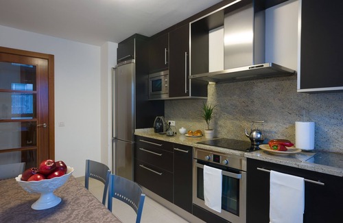 O Milladoiro Apartment | "SantaMaria II" Spacious apartment 4km from Santiago, WiFi-Netflix-HBO connection