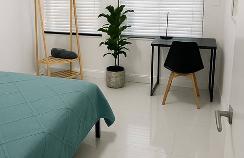 Edgewood House | Santamaria Fort Lauderdale Airport