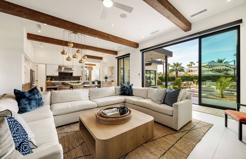 Magnesia Falls Cove House | Sante - Brand New Estate with Pool, Spa & Pickleball Court *28 night minimum*