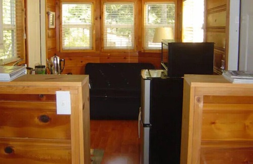 Lyons House | Santiam Canyon Tiny House on Private 1+ Acre