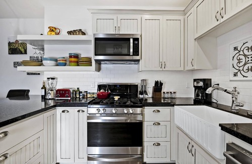 Healdsburg Cottage | Santini Farmhouse | A Wine Country Escape