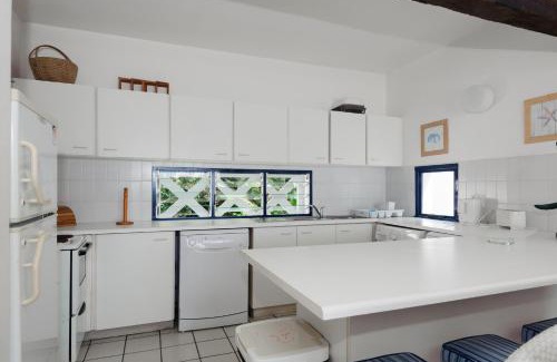 Shaka's Rock Apartment | Santorini Akrotiri 30 - Family only
