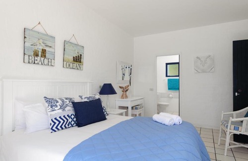 Shaka's Rock Apartment | Santorini Akrotiri 30 - Family only