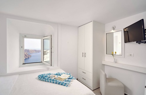 Imerovigli Hotel | Santorini Mansion Maisonette Sea View Jacuzzi 3BDR