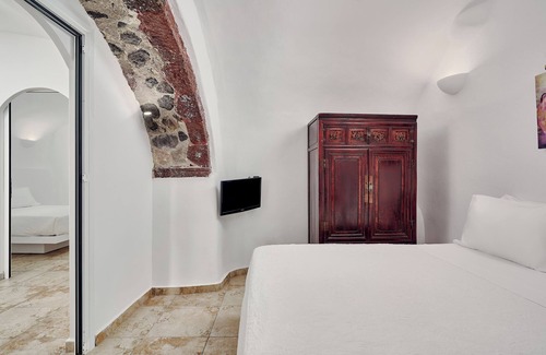 Imerovigli Hotel | Santorini Mansion Cave House Jacuzzi Sea View 6pax