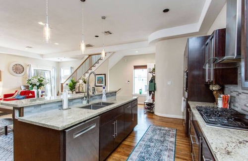 Washington Ave./ Memorial Park House | Santorini; Pets OK, Free Parking; near downtown/Galleria