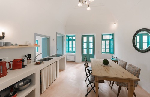 Episkopi Gonias House | Santorinio Yellow House