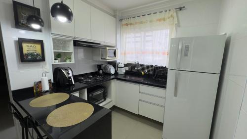 Gonzaga Apartment | Santos - Gonzaga - 1 quadra praia com garagem
