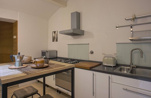 Oltrarno Apartment | SantoSpirito Suite - Hosted by Sweetstay