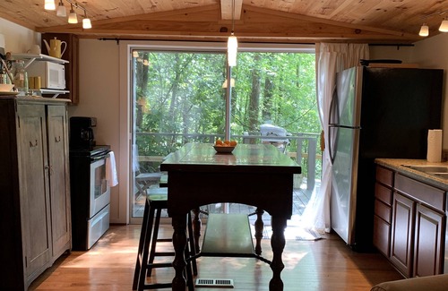 Crane Hill House | SanTrabin on Smith Lake in a quiet cove!