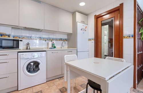 Santutxu Apartment | Santuchu Urban Escape Cozy Apartment with Easy Metro Access