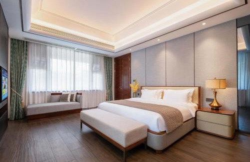 Haitang District Hotel | Sanya Haitang Bay Renguan Sea View Pool Villa (Water World Duty Free City Store)