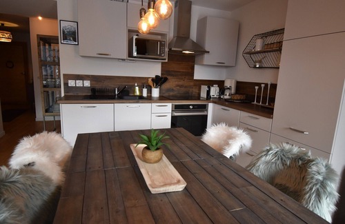 Vaujany Apartment | SAPHIR04 - Two Bedroom Apartment, Sleeps 6
