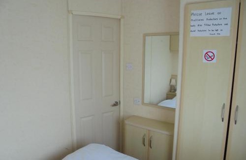 Sutton-on-Sea Apartment | Sapphire 8 Berth panel heated Towervans