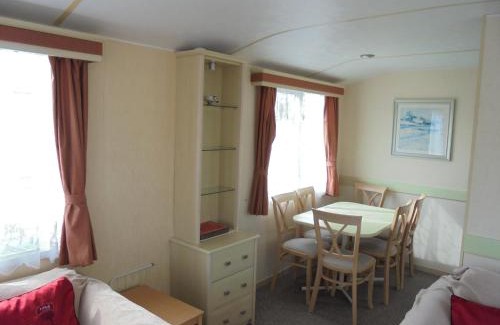 Sutton-on-Sea Apartment | Sapphire 8 Berth panel heated Towervans