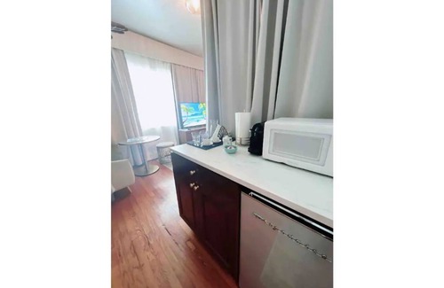 Northeast Miami Apartment | Sapphire Apartment @Lasocial, Parking & Breakfast