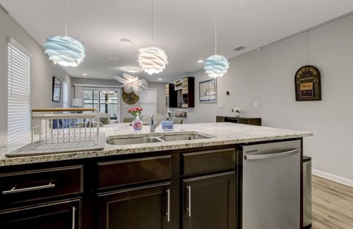 Murray Hill House | Sapphire Echo for 6 (Close for Downtown)