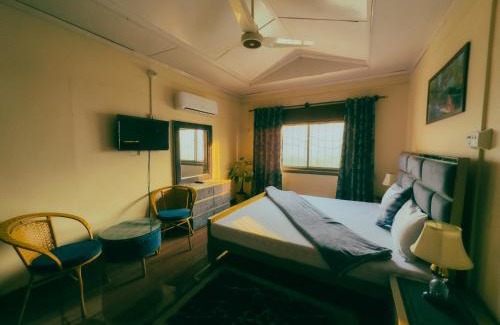 Muzaffarabad House | Sapphire Lodges