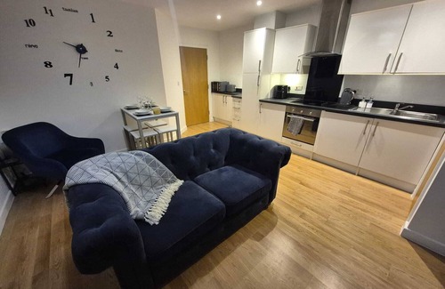 Basingstoke Apartment | Sapphire Luxe - Basingstoke. Sleeps 4 * Free Parking * Fully Equipped
