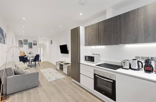 Golders Green Apartment | Sapphire Mansion