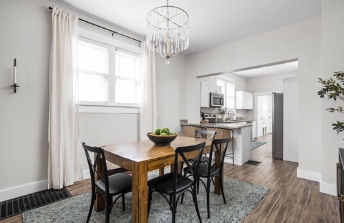 Indianapolis House | Sapphire Retreat! Dedicated Workspace + Private Parking