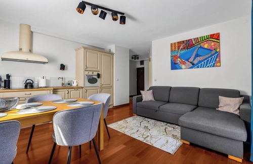 Bialoleka Apartment | Sapphire Sky Deluxe Apartment
