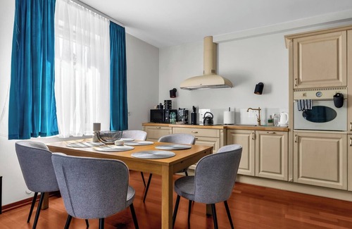 Bialoleka Apartment | Sapphire Sky Deluxe Apartment