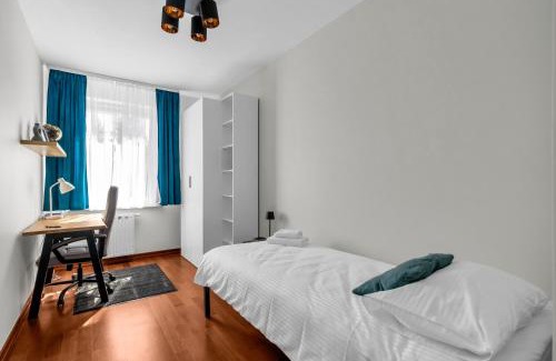 Bialoleka Apartment | Sapphire Sky Deluxe Apartment