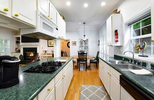 Sapphire Cabin | Sapphire Valley Cabin - Many Resort Amenities!
