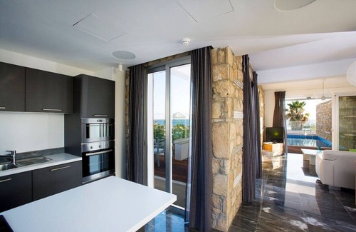 Paphos Villa | Sapphire Villa Sea Nearby Pool Sleeps 8