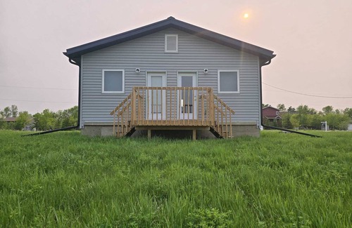 Manitoba Cottage | Sarah Cottage - 232 Cottage Road, Steeprock, Manitoba