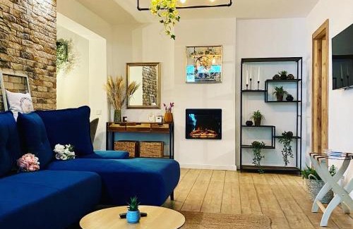 Hunedoara Apartment | Sarah Home