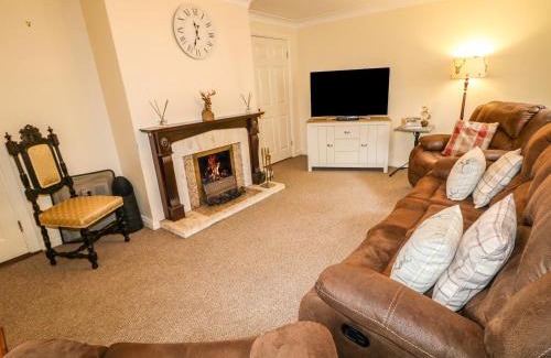 Enniskillen House | Sarah Magees